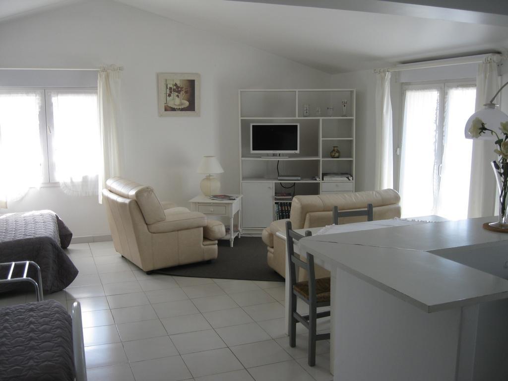 Apartments La Madeleine Avignon Room photo